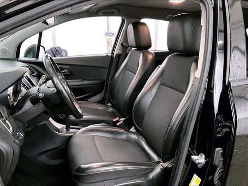 Used 2022 Chevrolet Trax LT w/ Driver Confidence Package AWD/4WD image 24