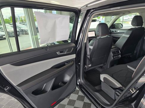 New 2026 Volkswagen Atlas Peak Edition AWD/4WD image 32