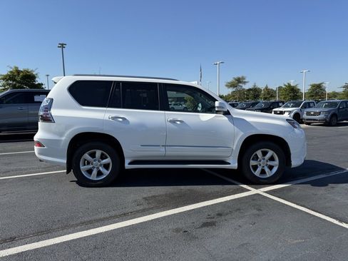 Used 2018 Lexus GX 460 w/ Navigation Package image 9