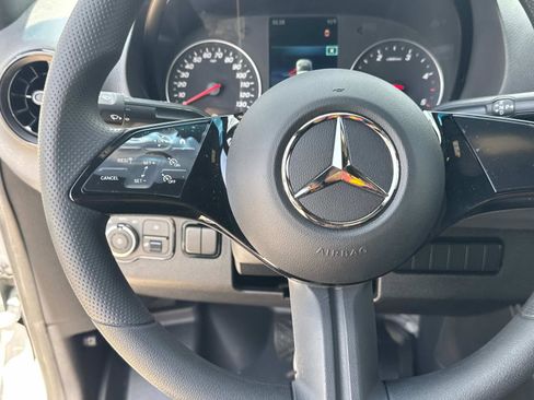 Used 2025 Mercedes-Benz Sprinter 2500 image 28