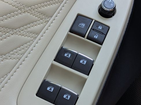 Used 2019 Toyota Avalon Limited w/ Advanced Safety Package FWD image 24
