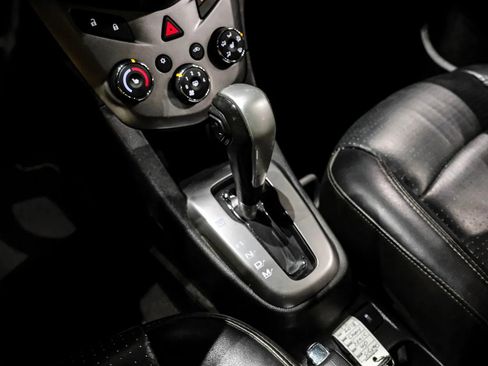 Used 2019 Chevrolet Sonic Premier FWD image 23