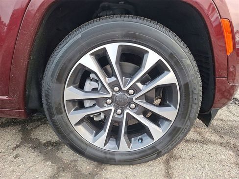 Certified 2023 Jeep Grand Cherokee Overland w/ Luxury Tech Group IV image 27