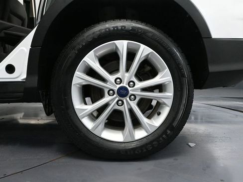 Used 2017 Ford Escape SE w/ Equipment Group 201A image 14