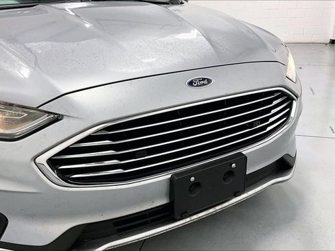 Used 2020 Ford Fusion SE FWD image 33