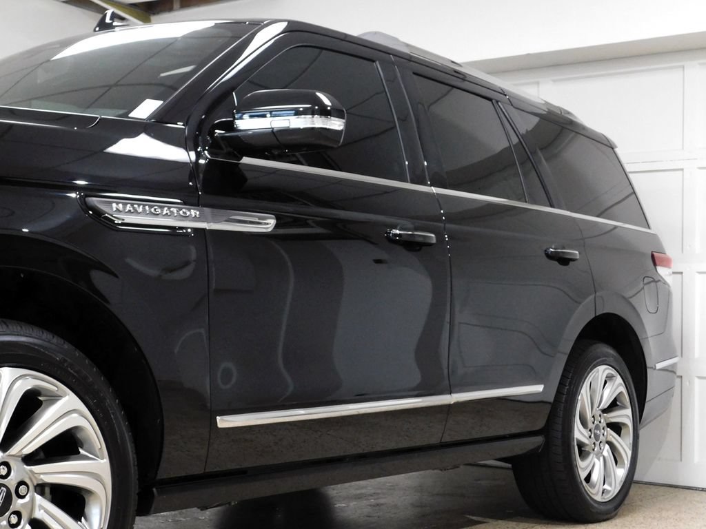 Used 2024 Lincoln Navigator Reserve w/ Equipment Group 201A AWD/4WD image 18