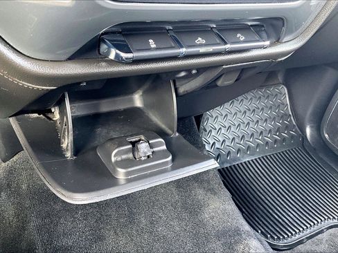 Used 2017 Chevrolet Silverado 1500 LTZ Z71 image 33