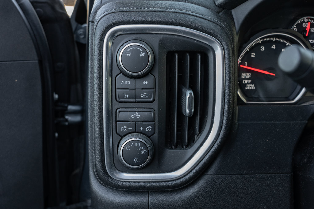 Used 2019 Chevrolet Silverado 1500 LT w/ True North Edition AWD/4WD image 19