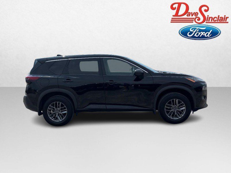 Used 2023 Nissan Rogue S AWD/4WD image 5