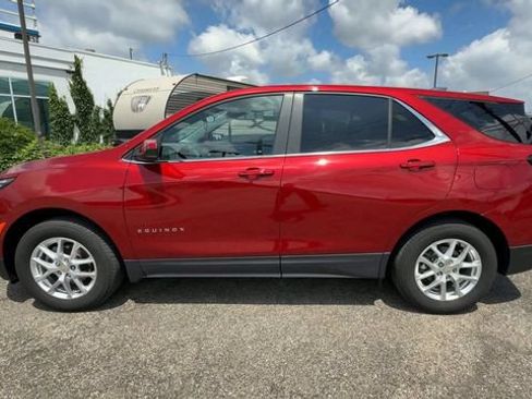 Used 2024 Chevrolet Equinox LT w/ LPO, Floor Liner Package AWD/4WD image 5