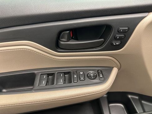 Used 2019 Honda Odyssey EX-L image 24