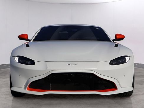 Used 2020 Aston Martin V8 Vantage Coupe image 2