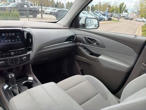 Used 2018 Chevrolet Traverse LT w/ LPO, 'HIT The Road' Package AWD/4WD image 19