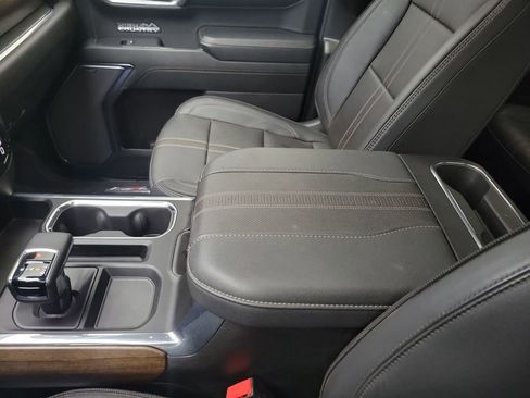 Used 2024 Chevrolet Silverado 1500 High Country w/ Technology Package image 32