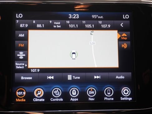 Used 2022 Jeep Grand Cherokee Laredo X RWD image 18