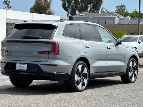 Certified 2025 Volvo EX90 Ultra AWD/4WD image 4