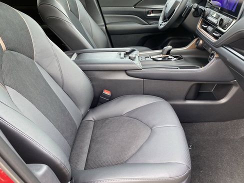 Certified 2026 Toyota Grand Highlander AWD Hybrid image 17