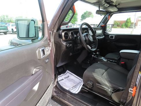 Used 2019 Jeep Wrangler Unlimited Sport S AWD/4WD image 18