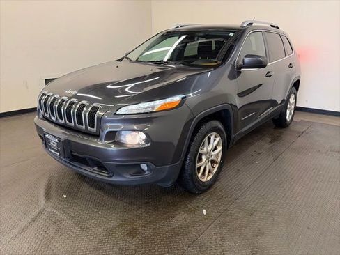 Used 2016 Jeep Cherokee Latitude w/ Cold Weather Group image 5