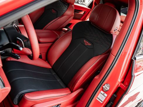 Certified 2023 Bentley Bentayga Extended Wheelbase AWD/4WD image 26