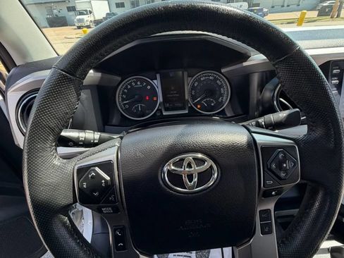 Used 2021 Toyota Tacoma SR5 w/ SR5 Appearance Package (SM) RWD image 20
