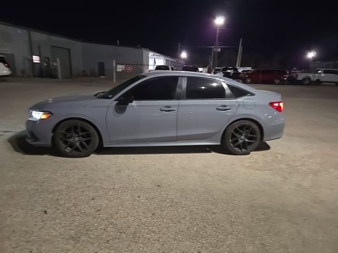 Used 2024 Honda Civic Sport image 2