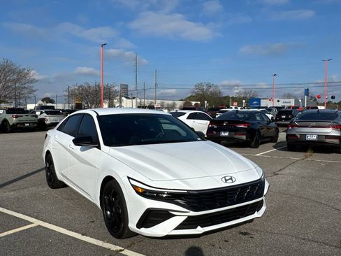New 2026 Hyundai Elantra Sport image 7