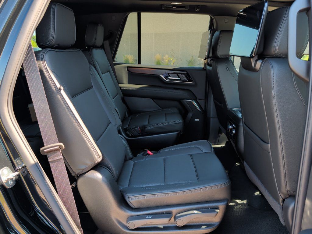 New 2026 GMC Yukon Denali w/ Denali Reserve Package AWD/4WD image 40
