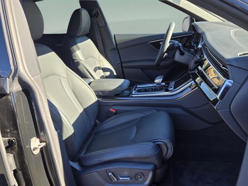 Used 2025 Audi Q8 Prestige w/ Prestige Package image 15