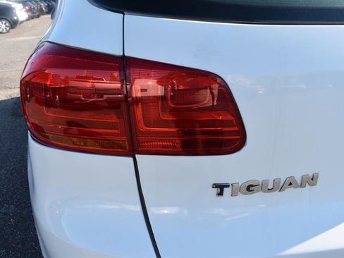 Used 2016 Volkswagen Tiguan S image 20