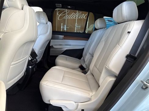 New 2026 Cadillac Vistiq Sport image 7