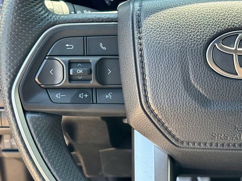 Used 2025 Toyota Tacoma TRD Sport AWD/4WD image 19