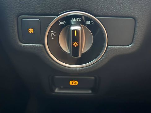 Used 2017 INFINITI QX30 FWD image 45