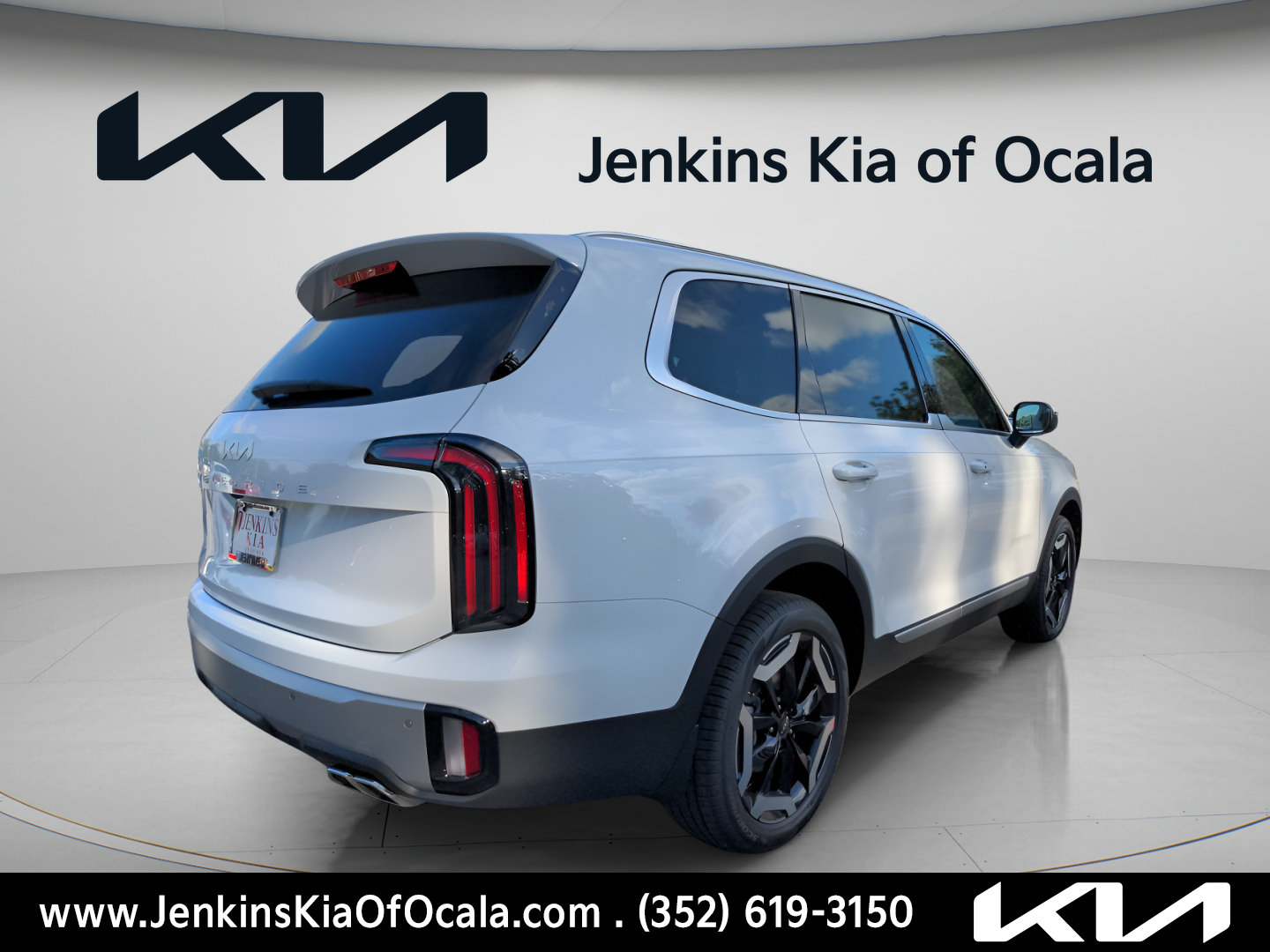 Certified 2023 Kia Telluride EX w/ EX Captain's Chair Package FWD image 4