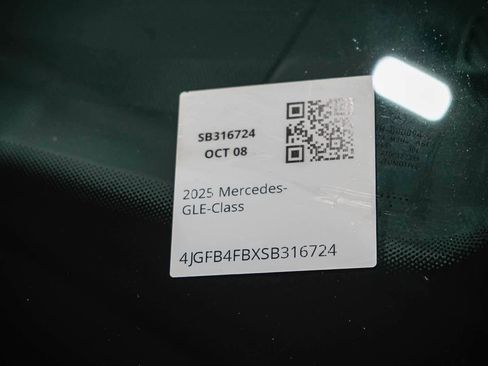 Used 2025 Mercedes-Benz GLE 350 4MATIC image 29