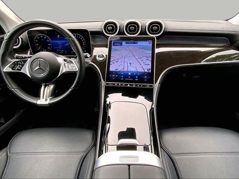 Used 2025 Mercedes-Benz GLC 350e 4MATIC image 16