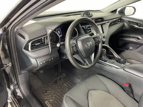 Used 2020 Toyota Camry LE image 3