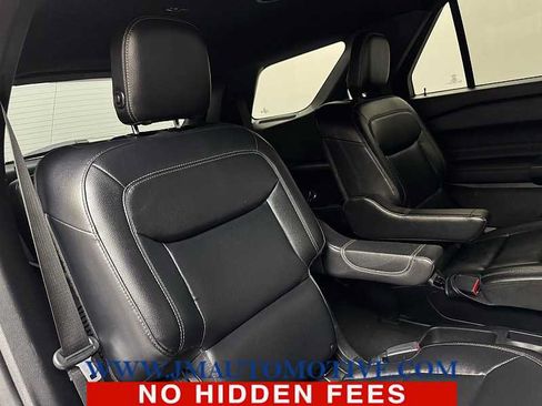 Used 2020 Ford Explorer XLT w/ Equipment Group 202A AWD/4WD image 21