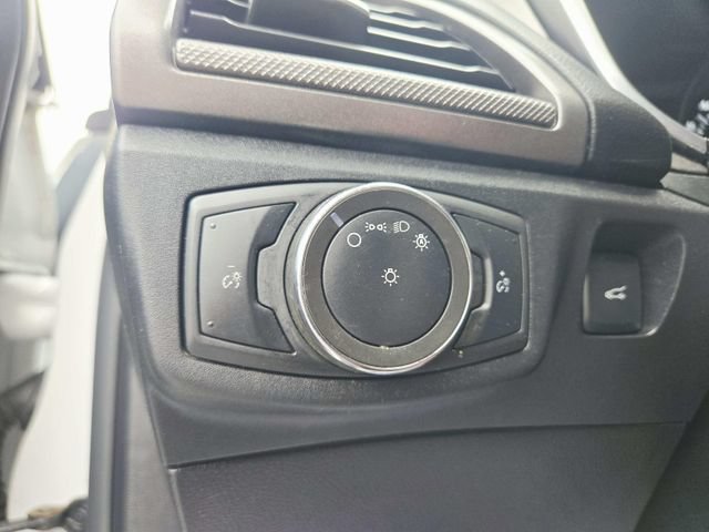 Used 2020 Ford Fusion SE FWD image 29