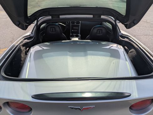 Used 2005 Chevrolet Corvette Coupe w/ Preferred Equipment Group image 13