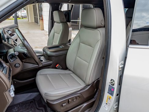 Used 2022 GMC Yukon XL SLT w/ SLT Luxury Package AWD/4WD image 25