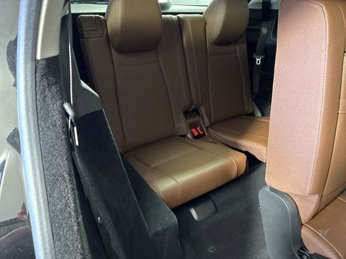 Certified 2025 Mercedes-Benz GLE 450 4MATIC image 18