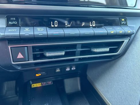 Used 2025 Toyota Camry LE FWD image 23