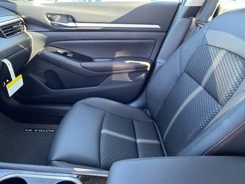 New 2025 Nissan Altima 2.5 SR image 23