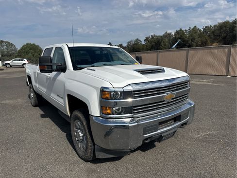 Used 2017 Chevrolet Silverado 2500 LT AWD/4WD image 3