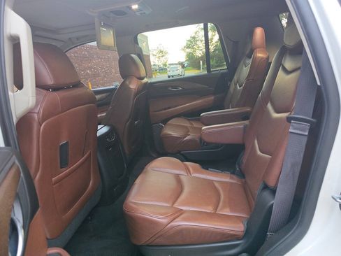 Used 2015 Cadillac Escalade Premium AWD/4WD image 14