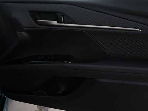 Used 2025 Toyota Camry SE image 9