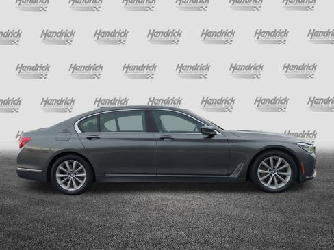 Used 2018 BMW 750i RWD image 11