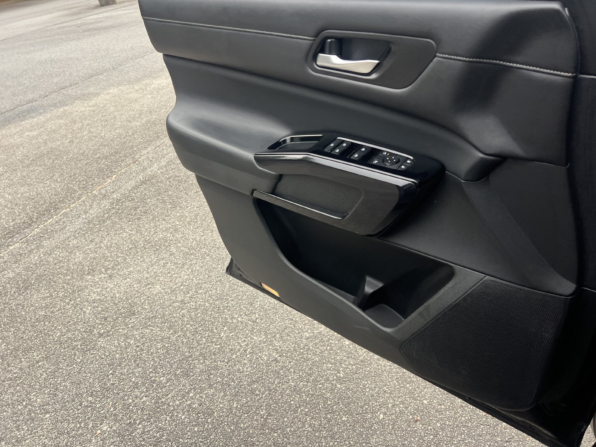 Certified 2022 Nissan Pathfinder S w/ Cargo Package FWD image 13