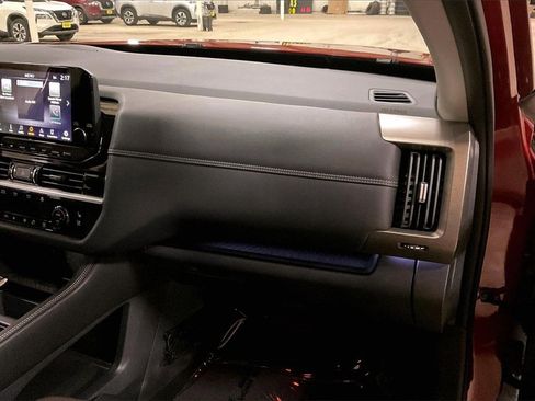 Used 2024 Nissan Pathfinder Platinum w/ Cargo Package image 15